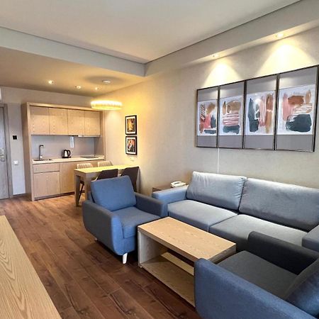 Luxury Oasis Apartment Tsjakvi Eksteriør bilde