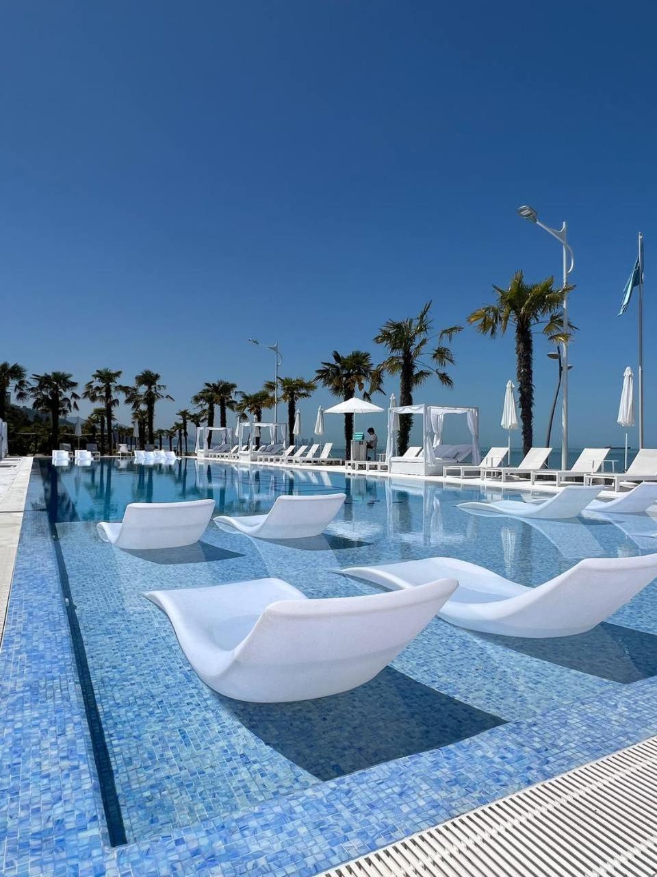 Luxury Oasis Apartment Tsjakvi Eksteriør bilde