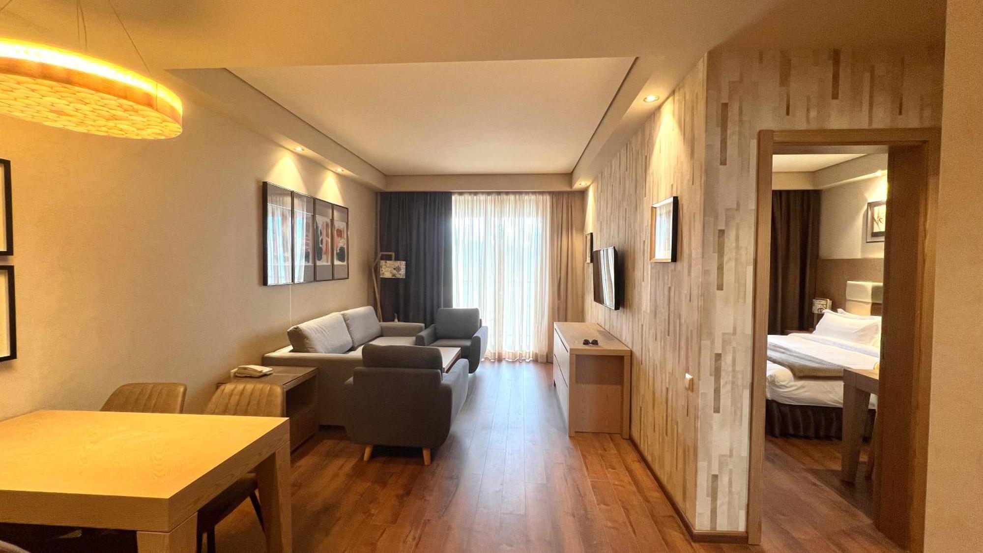 Luxury Oasis Apartment Tsjakvi Eksteriør bilde